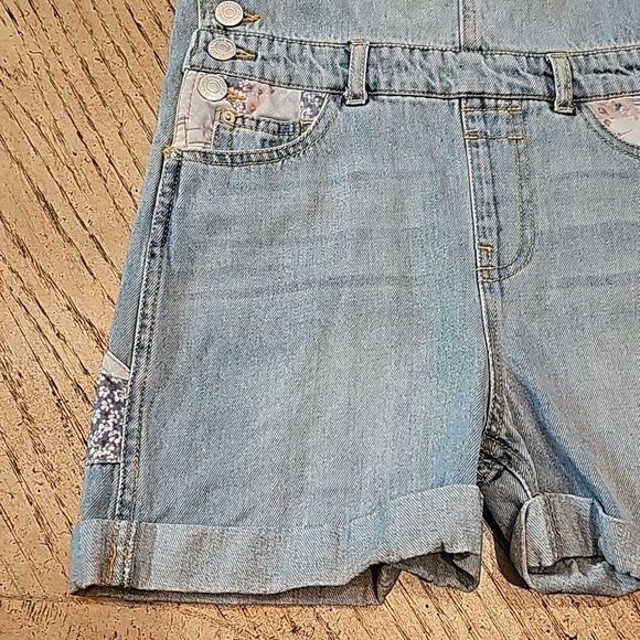 Girls denim overall shorts size 9/10 Forever 21 - Picture 3 of 9